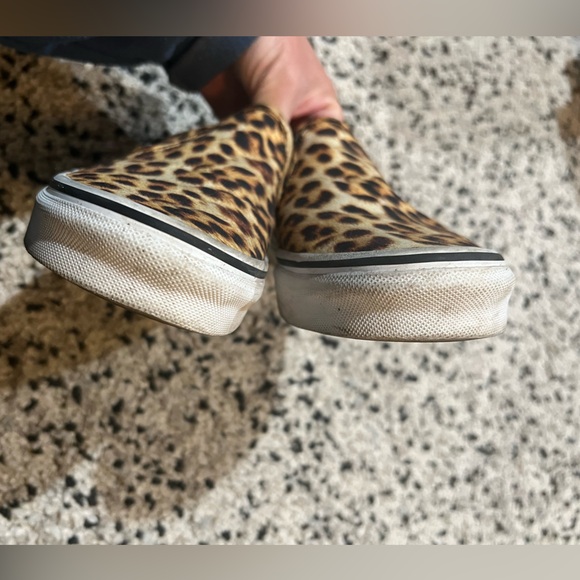 VANS Cheetah print slip ons size 
6.0 men -
7.5 women - Picture 2 of 6